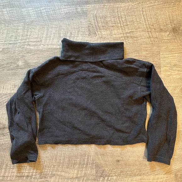 Lululemon cropped ribbed turtleneck sweater size small - Picture 3 of 7